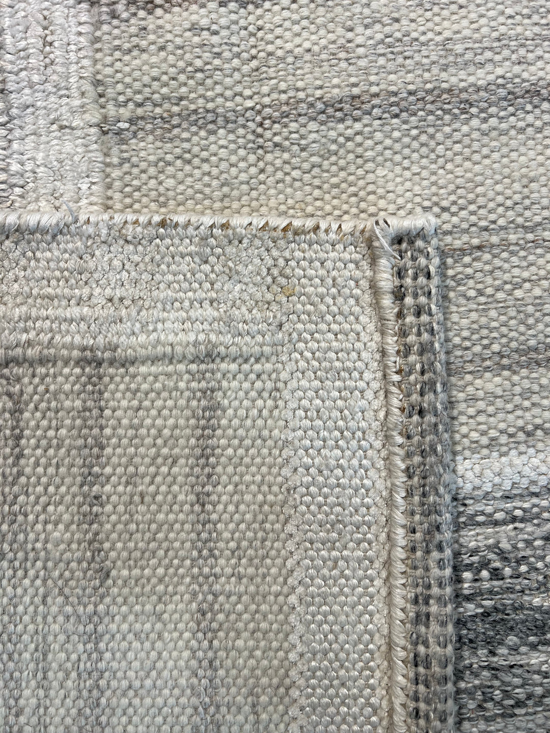 Ivory &amp; Gray Geometric Checkered Wool Flatweave Rug – 10’0” x 13’10”