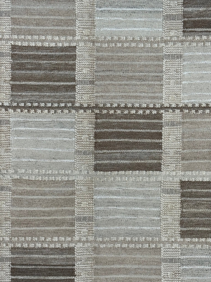 Taupe, Brown &amp; Ivory Geometric Checkered Wool Flatweave Rug – 10’0” x 13’10”
