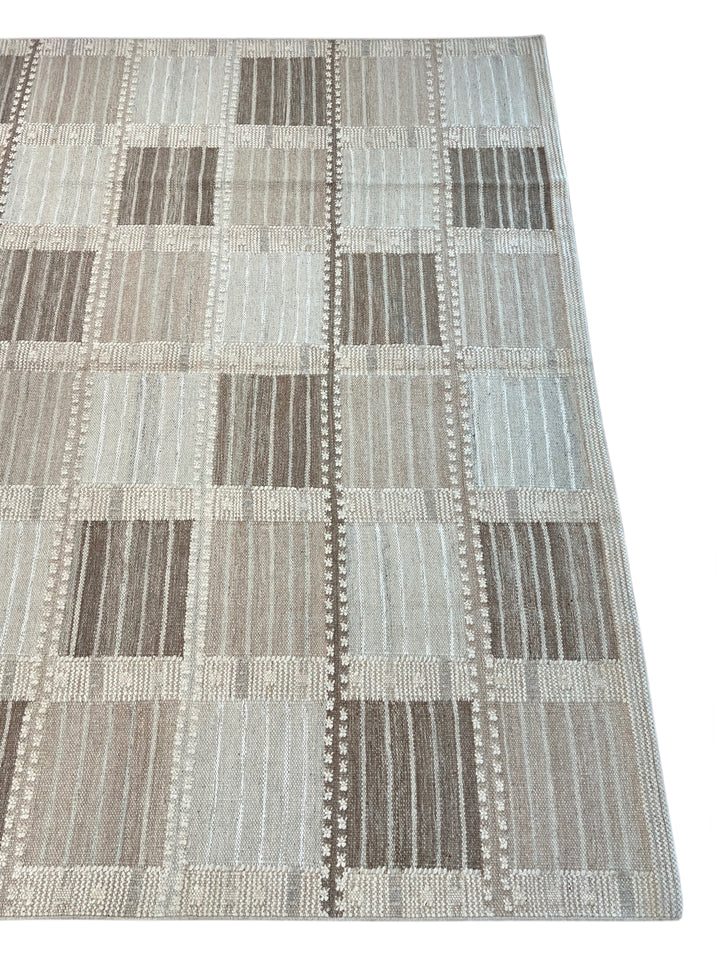 Taupe, Brown &amp; Ivory Geometric Checkered Wool Flatweave Rug – 10’0” x 13’10”