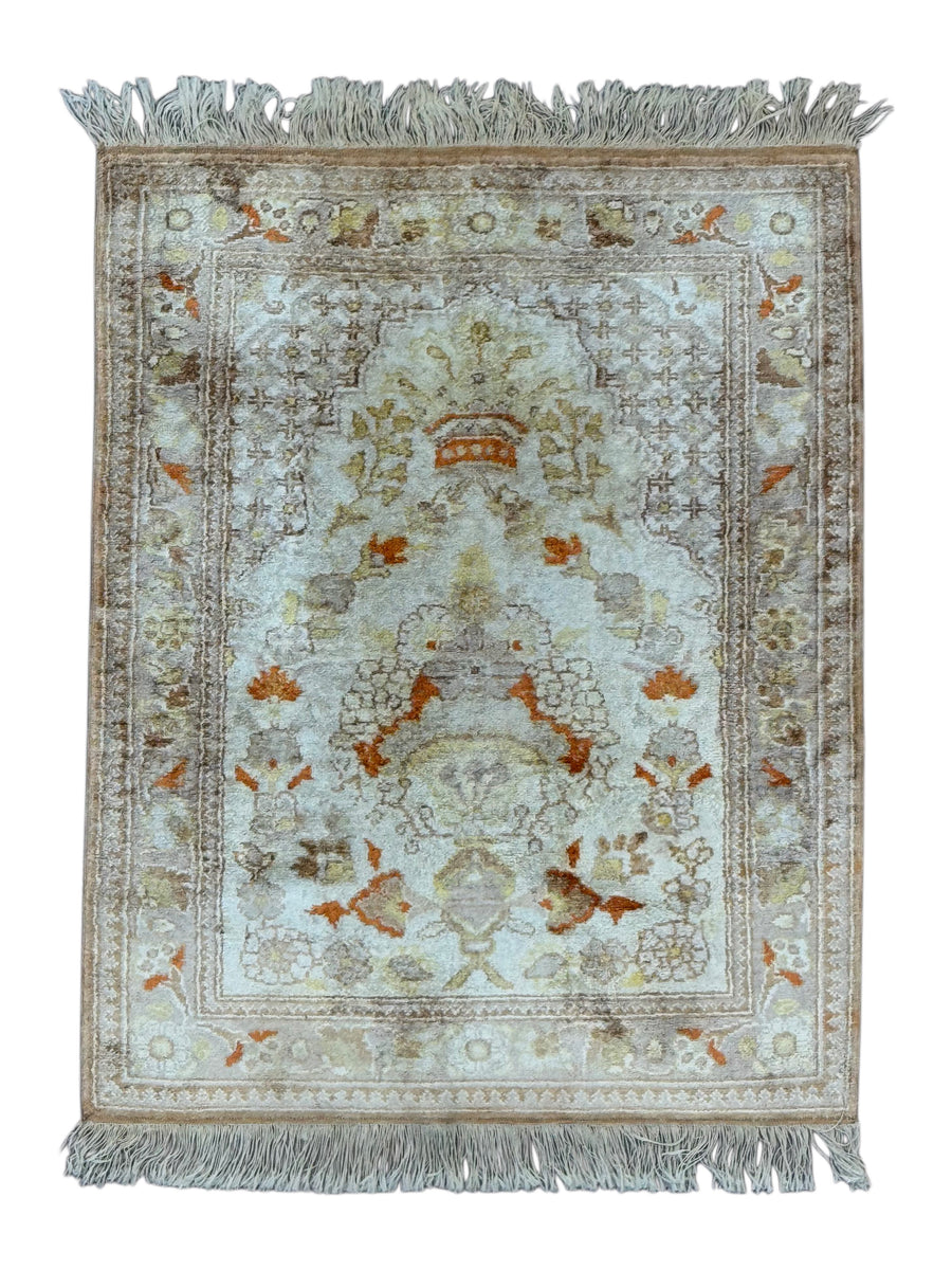 Ivory & Silver Turkish Silk Floral Rug – 2’5” x 3’1”