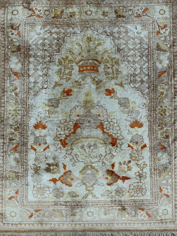 Ivory &amp; Silver Turkish Silk Floral Rug – 2’5” x 3’1”
