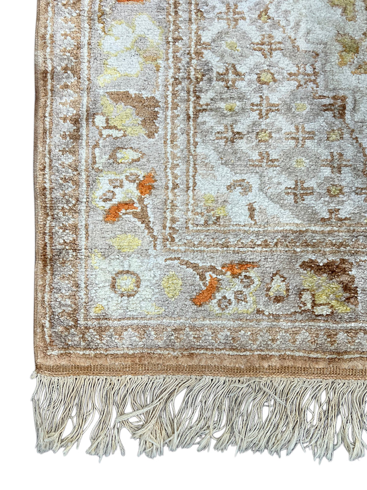 Ivory &amp; Silver Turkish Silk Floral Rug – 2’5” x 3’1”