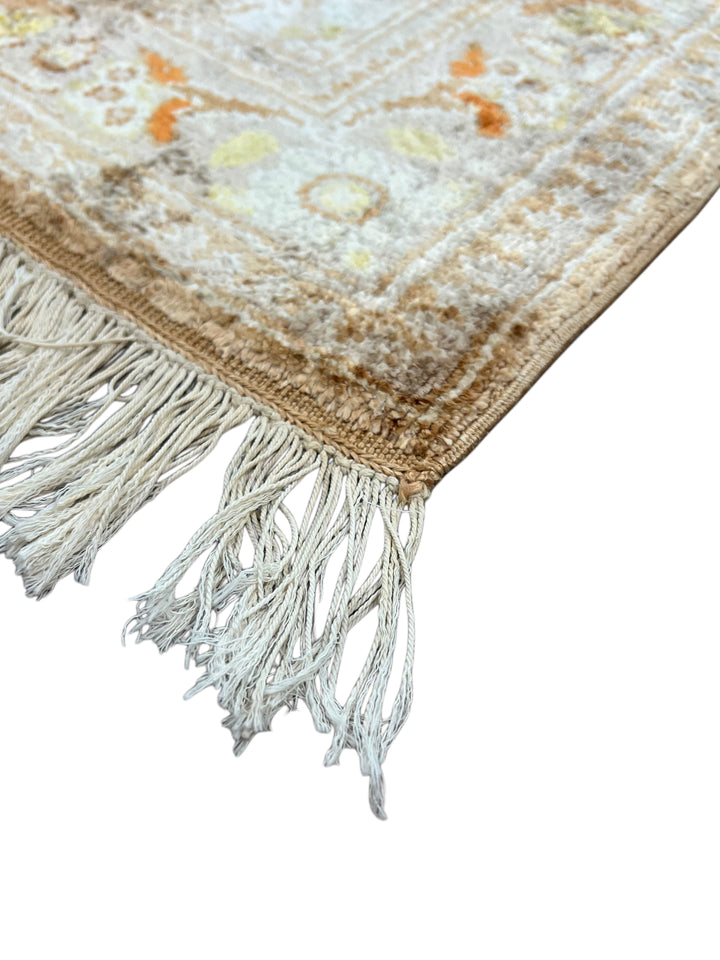 Ivory &amp; Silver Turkish Silk Floral Rug – 2’5” x 3’1”