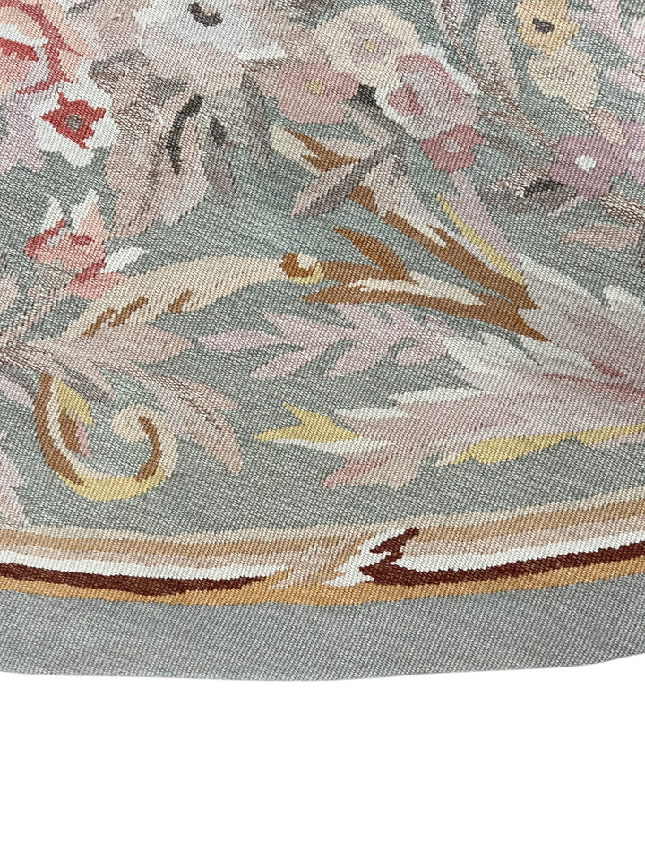 Soft Blue &amp; Blush Floral Aubusson Round Rug – 6’10” x 7’2”