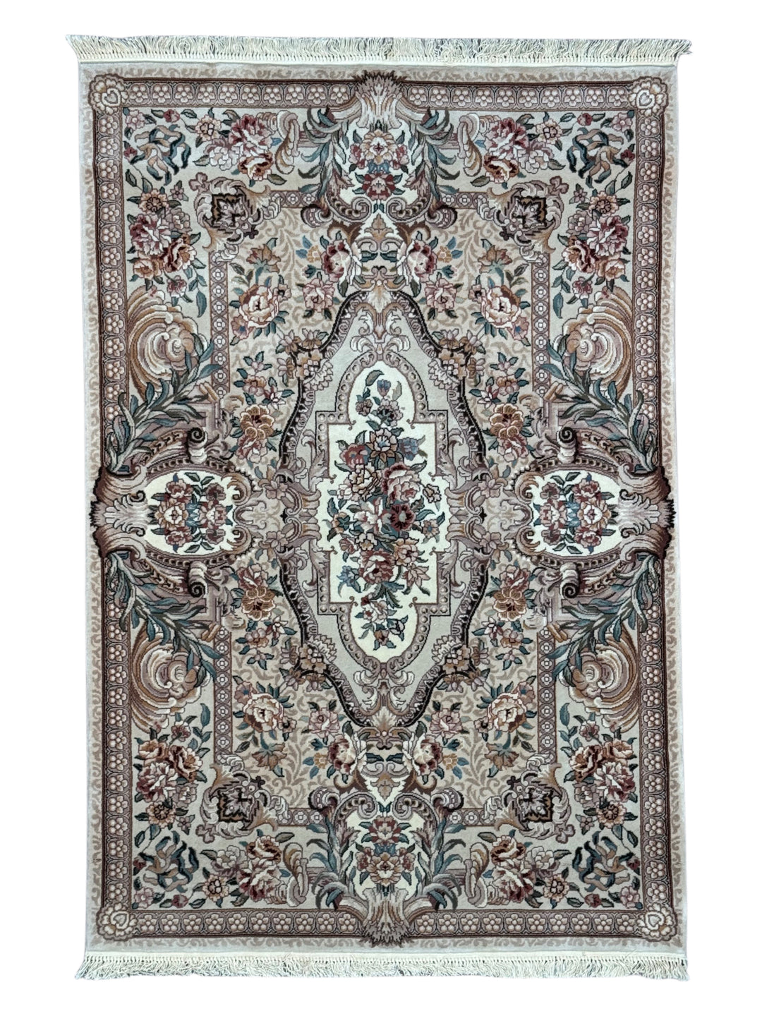 Ivory &amp; Beige Floral Chinese Piled Aubusson Style Rug – 4’0” x 6’0”