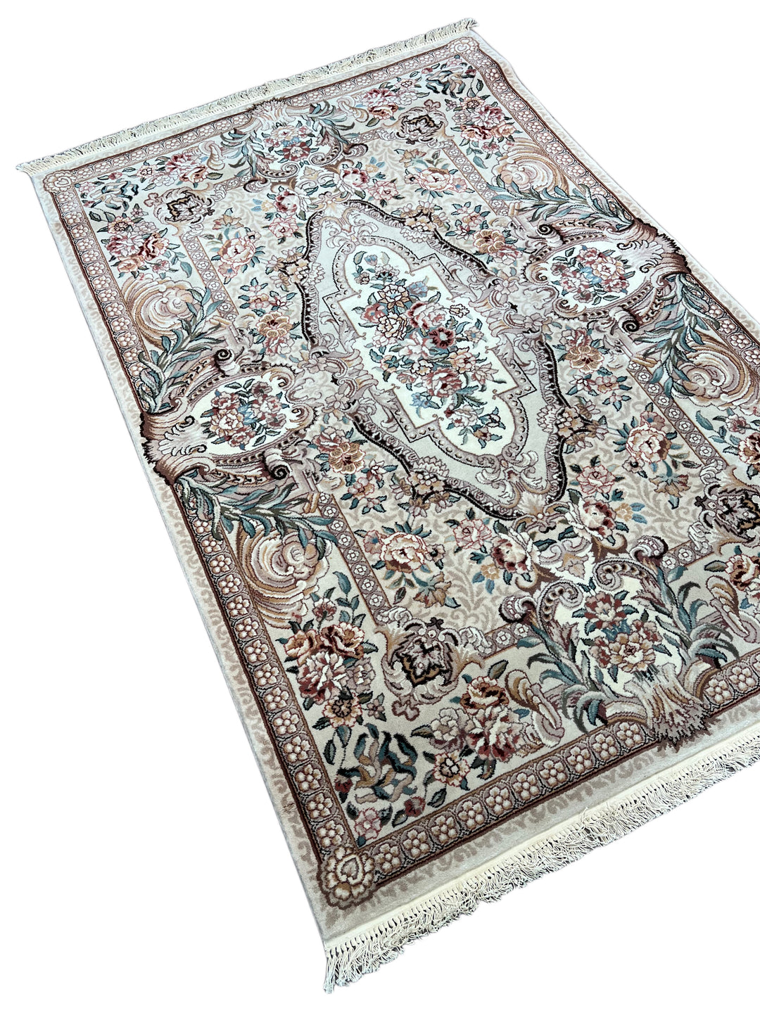 Ivory &amp; Beige Floral Chinese Piled Aubusson Style Rug – 4’0” x 6’0”