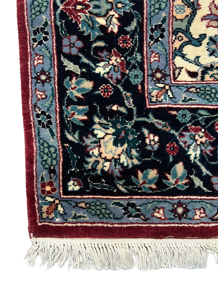 Ivory &amp; Navy Floral Tabriz Style Rug – 4’1” x 6’2”