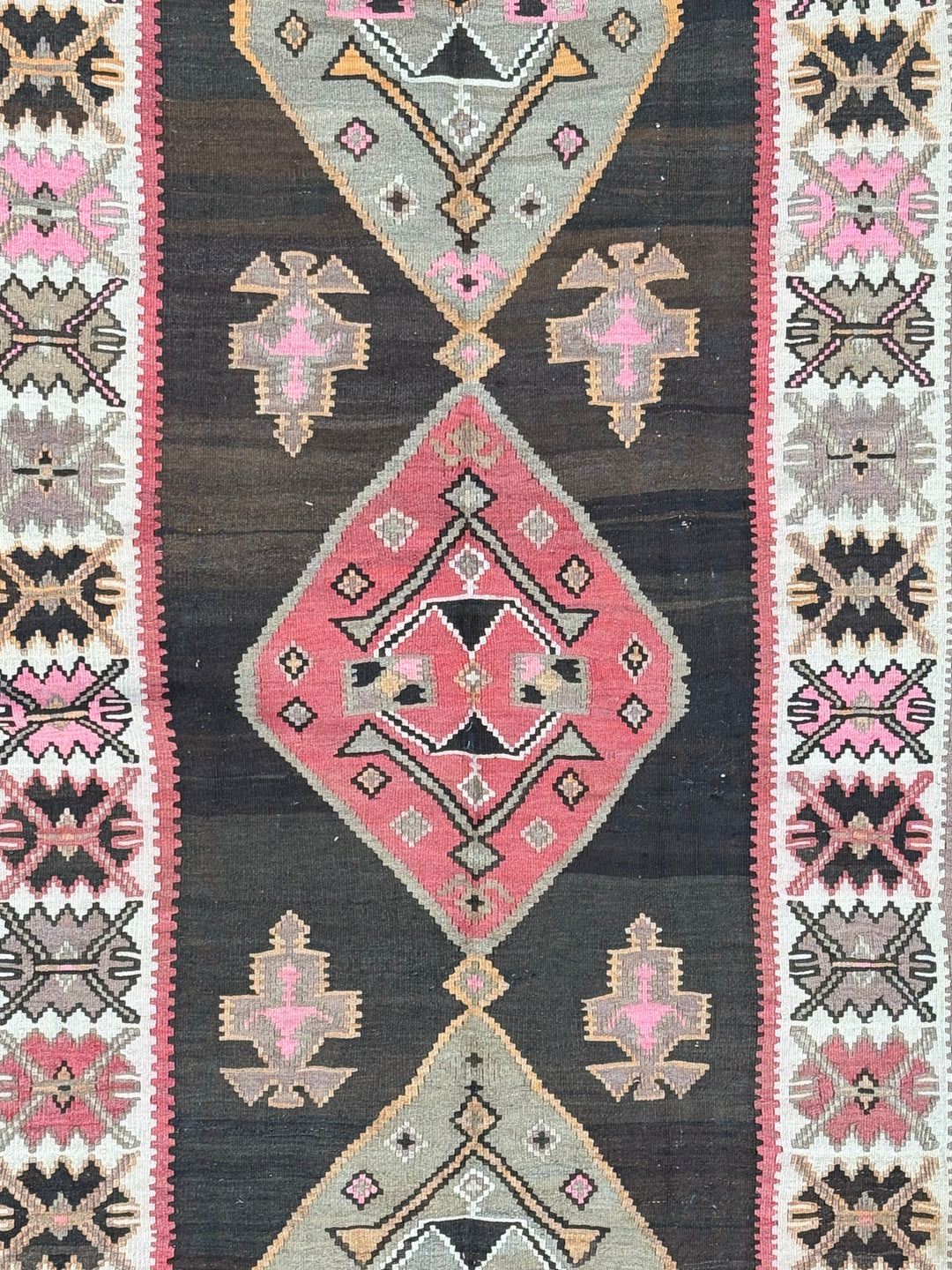 Black, Rose &amp; Ivory Geometric Kilim Style Rug – 4’8” x 11’0”