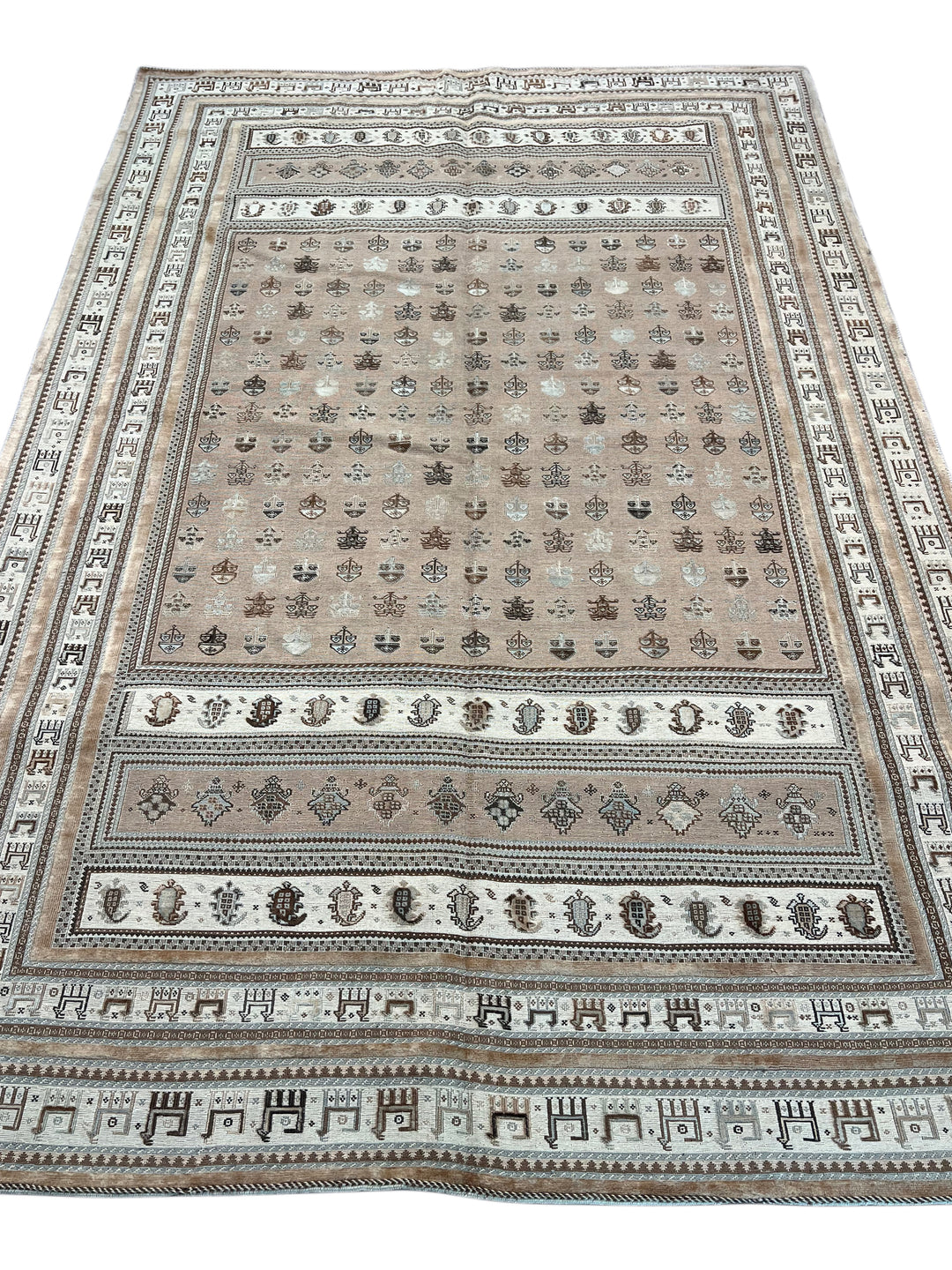 Soft Taupe &amp; Ivory Geometric Soumak Style Rug, Circa 1970 – 6’5” x 9’8”