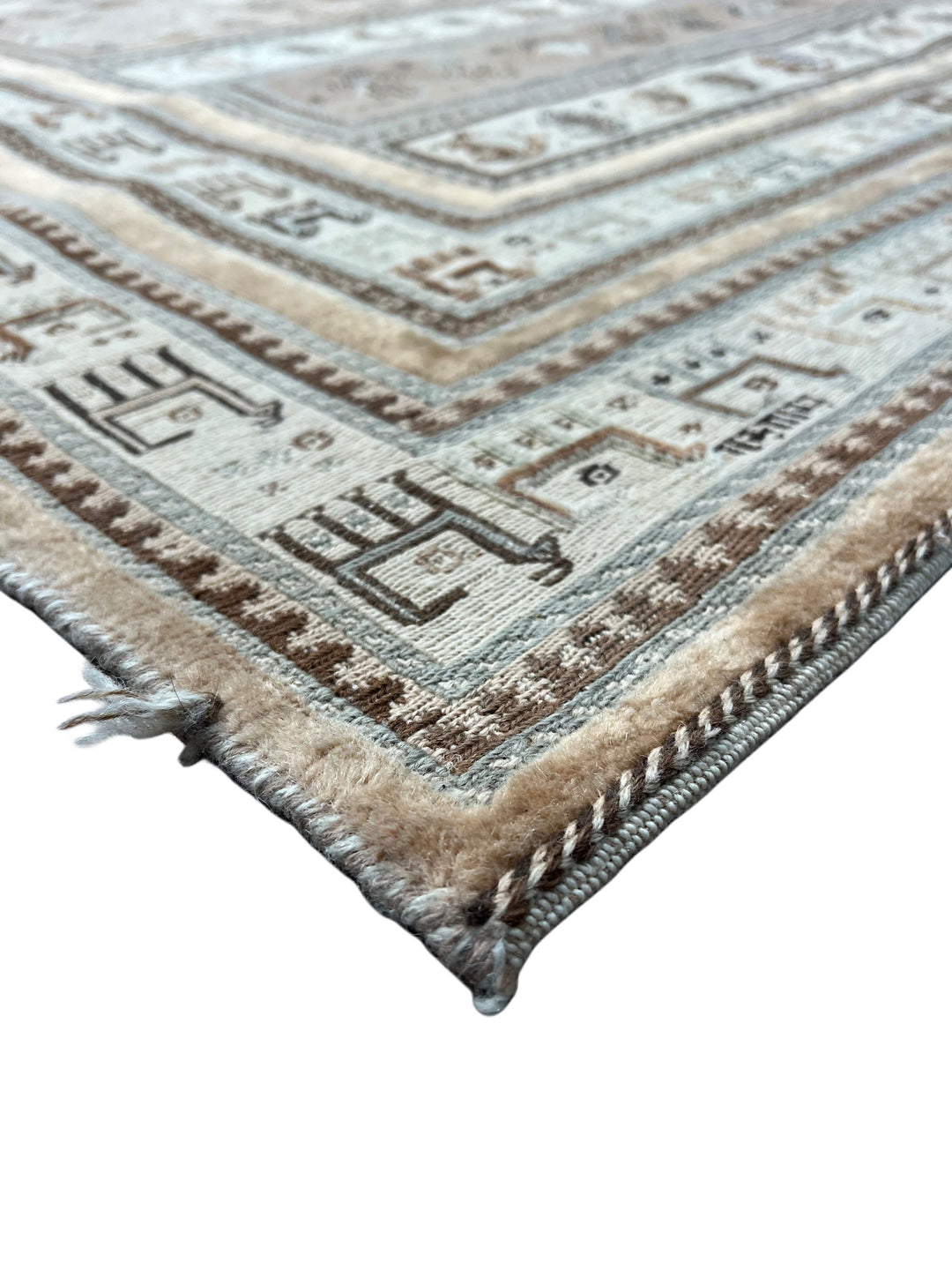 Soft Taupe &amp; Ivory Geometric Soumak Style Rug, Circa 1970 – 6’5” x 9’8”