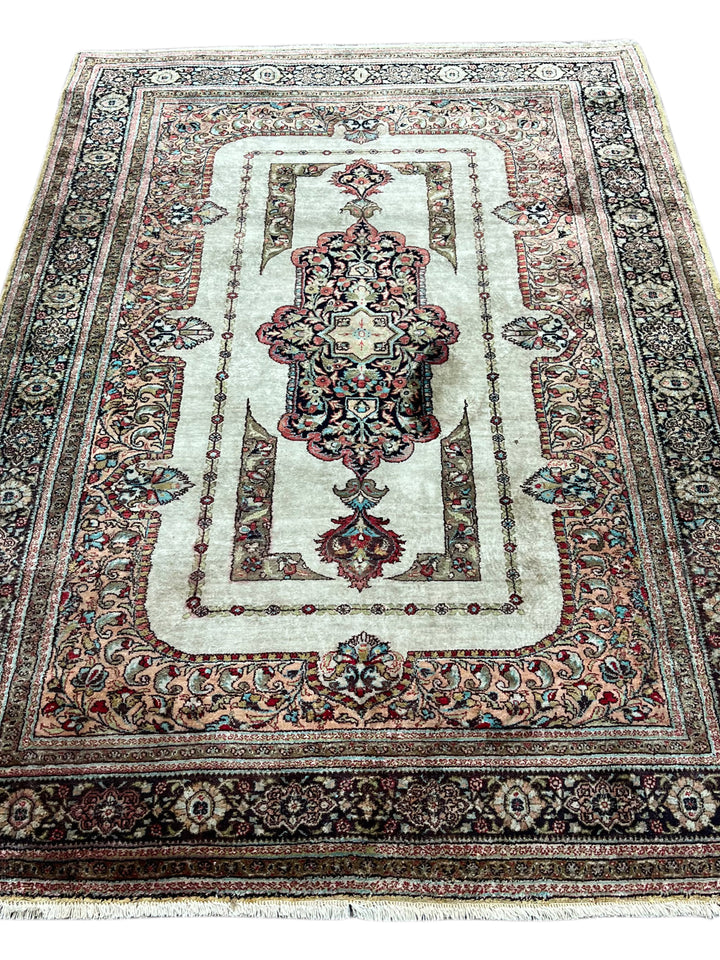 Ivory &amp; Soft Peach Silk Qum Rug – Circa 1960 – 3’5” x 5’1”