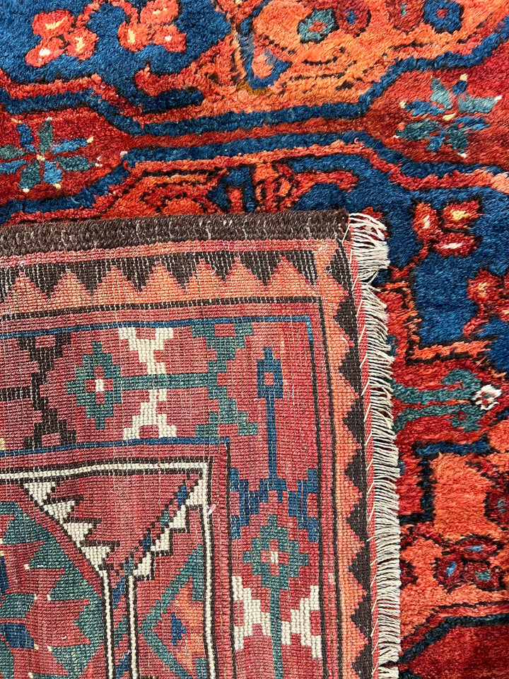 Deep Red &amp; Black Bokara Rug – Circa 1920 – 7’7” x 8’5”