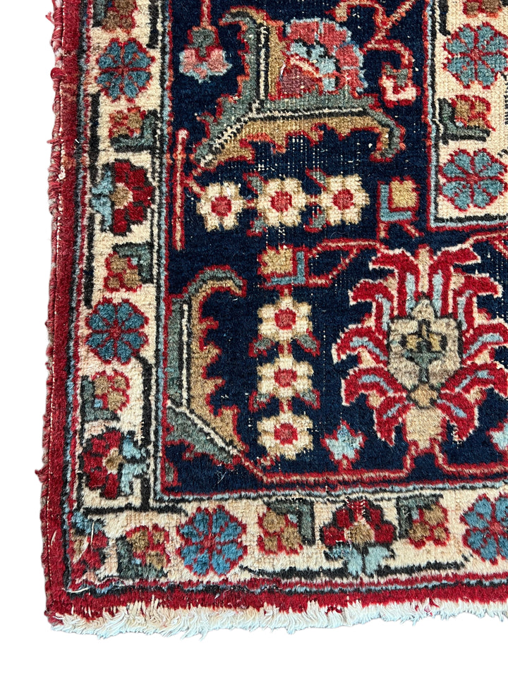 Rust &amp; Navy Floral Heriz Rug – Circa 1920 | 7’0” × 10’4”