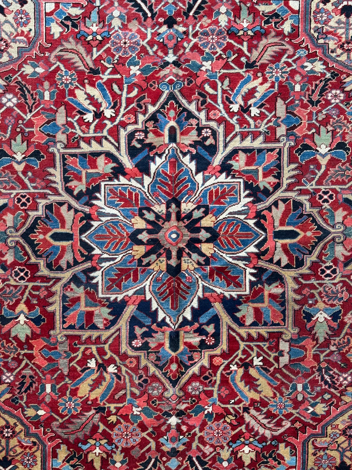 Red &amp; Navy Medallion Heriz Rug – Circa 1930 | 8’6” × 11’7”