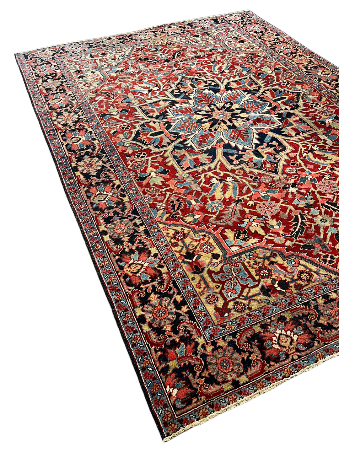 Red &amp; Navy Medallion Heriz Rug – Circa 1930 | 8’6” × 11’7”