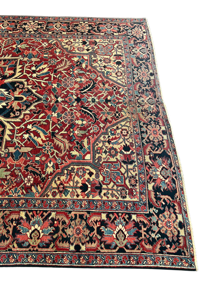 Red &amp; Navy Medallion Heriz Rug – Circa 1930 | 8’6” × 11’7”