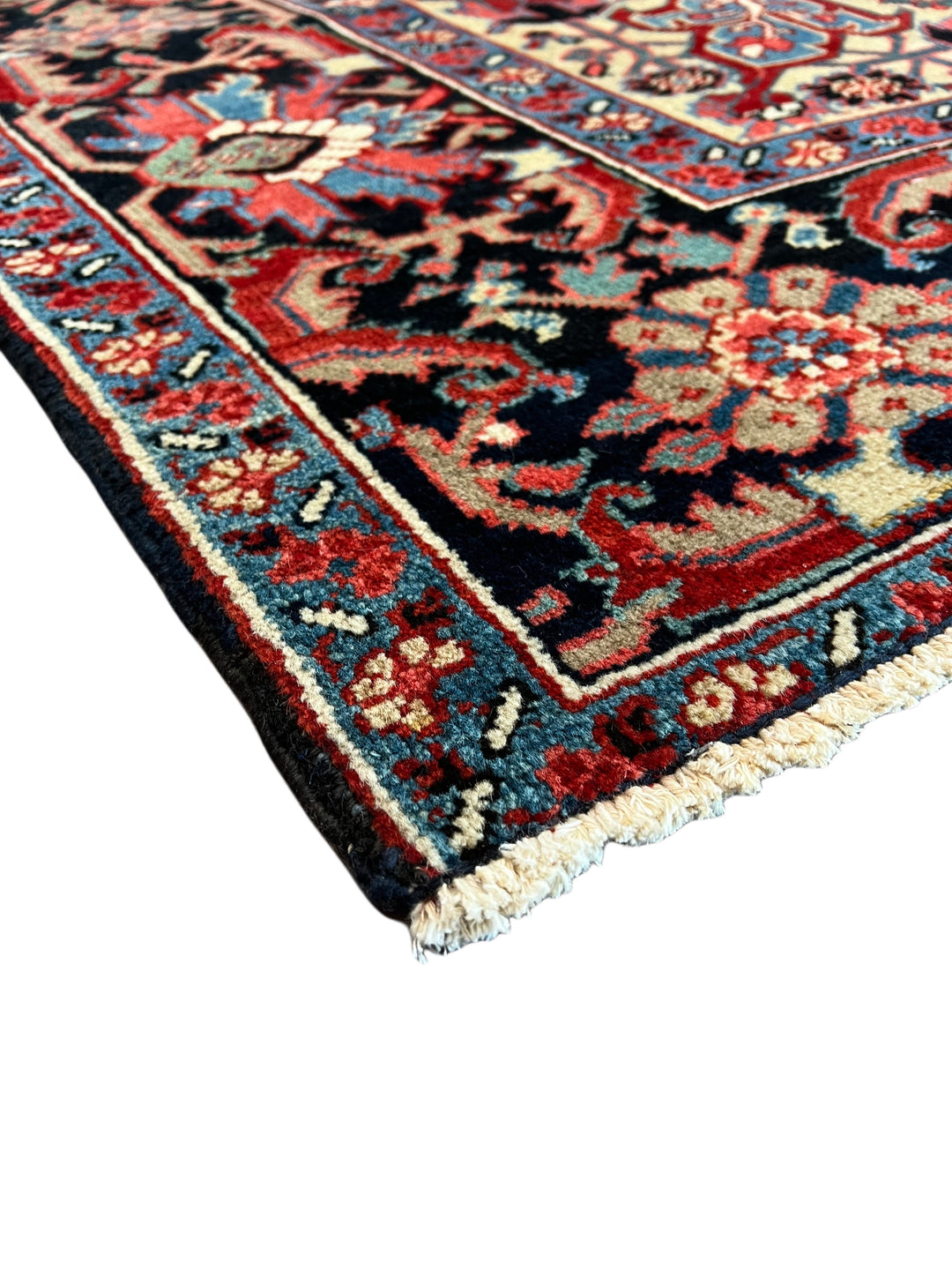Red &amp; Navy Medallion Heriz Rug – Circa 1930 | 8’6” × 11’7”