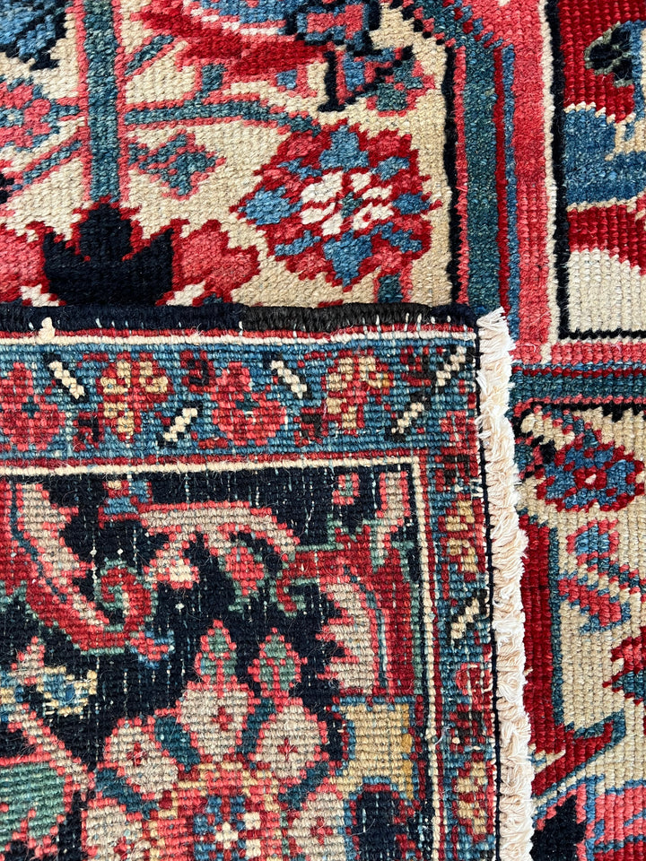 Red &amp; Navy Medallion Heriz Rug – Circa 1930 | 8’6” × 11’7”
