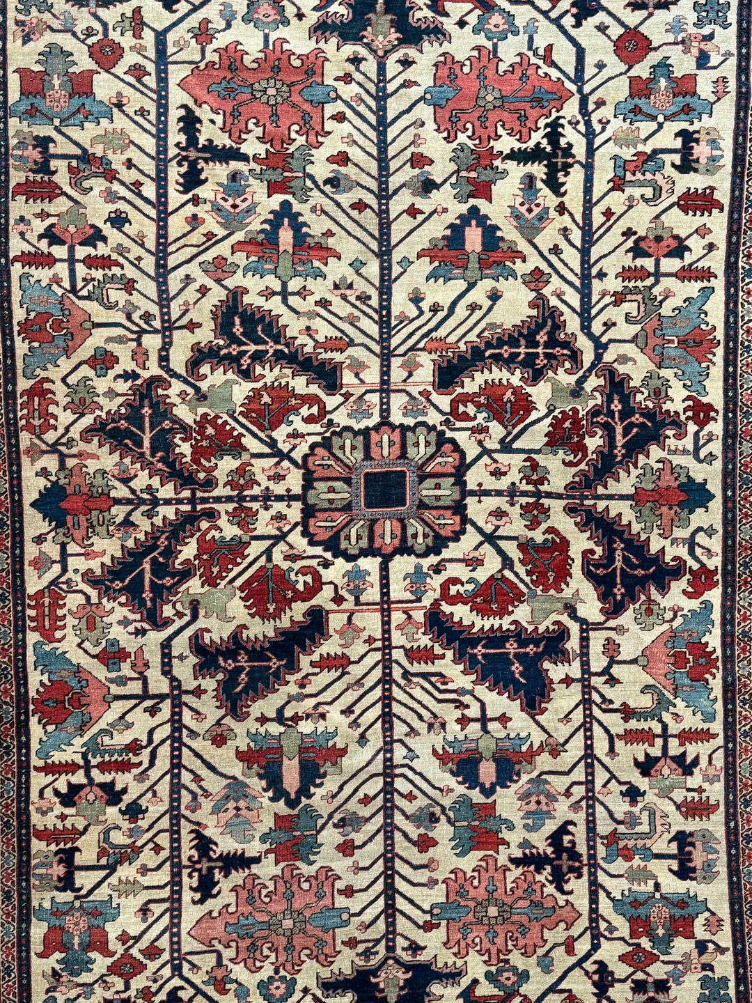 Ivory &amp; Rust Antique Serapi Rug – Circa 1910 | 10’0” × 13’11”