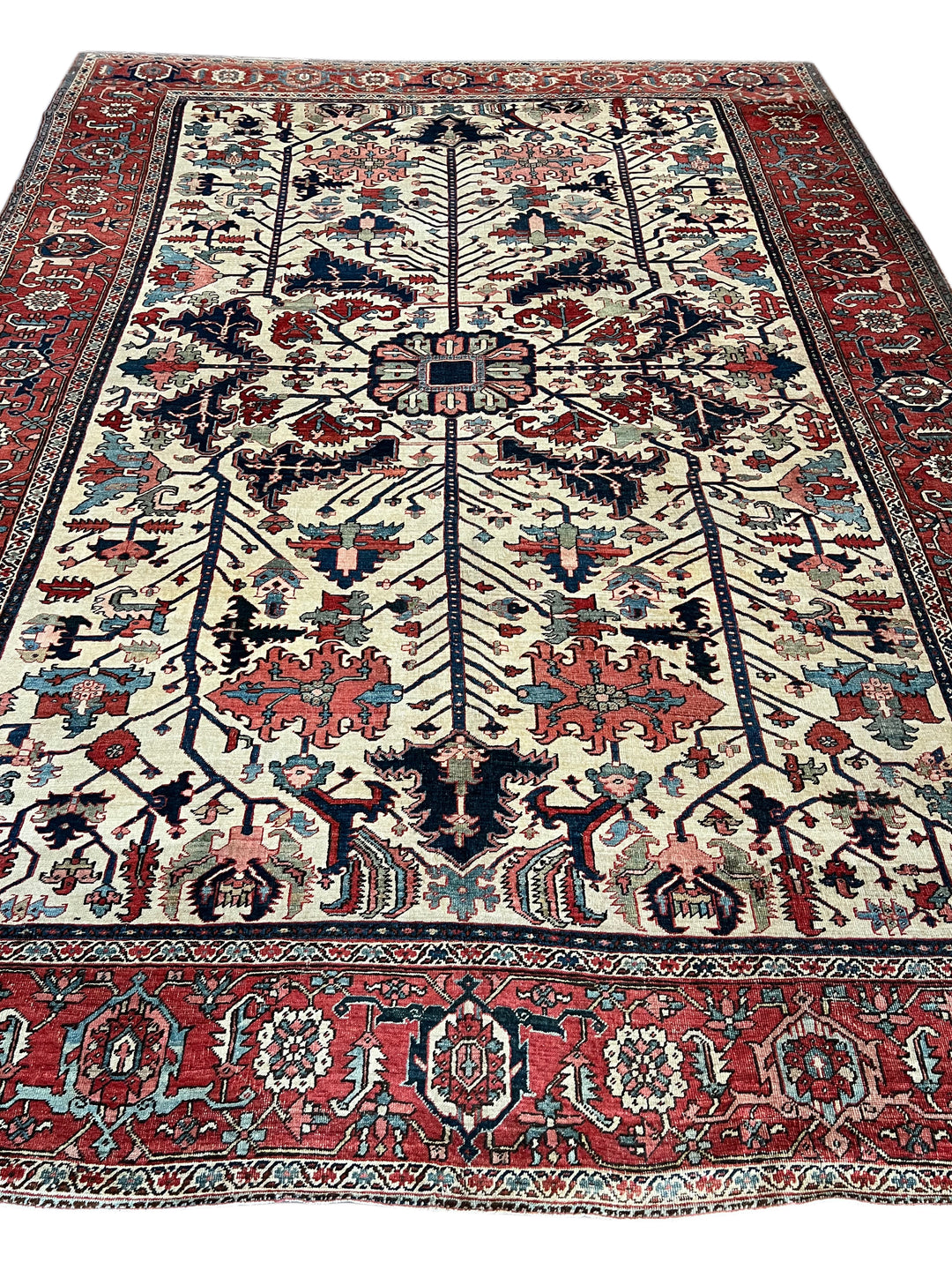 Ivory &amp; Rust Antique Serapi Rug – Circa 1910 | 10’0” × 13’11”