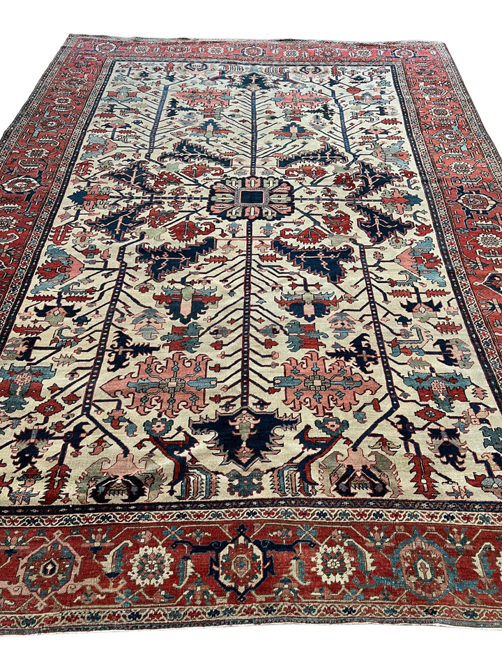 Ivory &amp; Rust Antique Serapi Rug – Circa 1910 | 10’0” × 13’11”