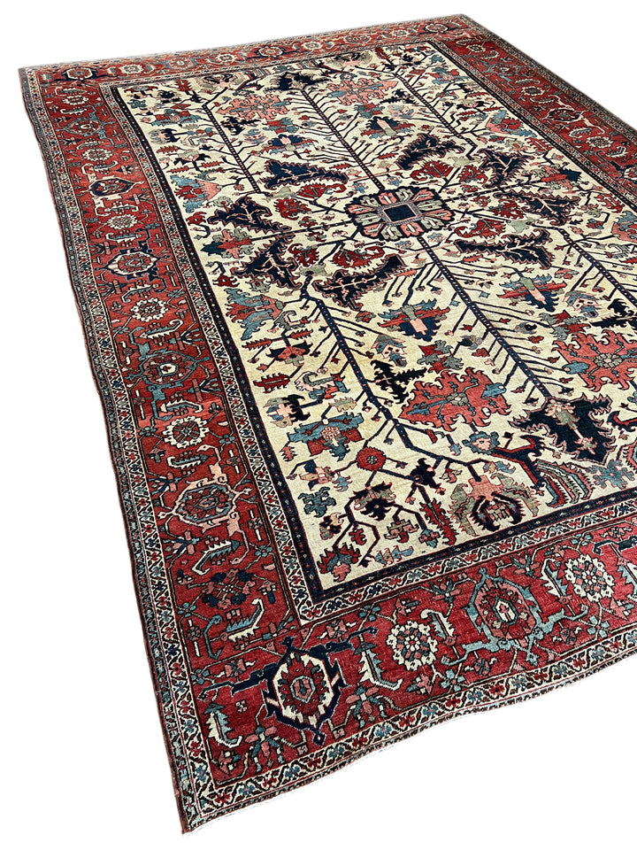 Ivory &amp; Rust Antique Serapi Rug – Circa 1910 | 10’0” × 13’11”