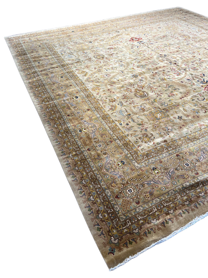 Ivory &amp; Taupe Indian Tabriz Square Wool Rug – 14’8” × 15’0”