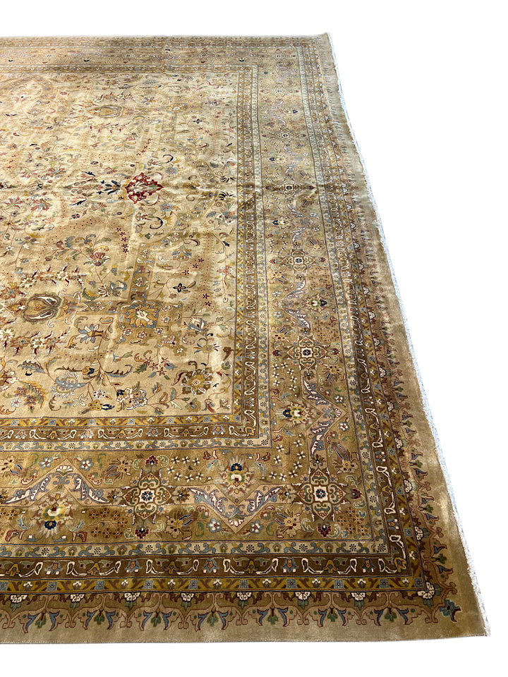 Ivory &amp; Taupe Indian Tabriz Square Wool Rug – 14’8” × 15’0”