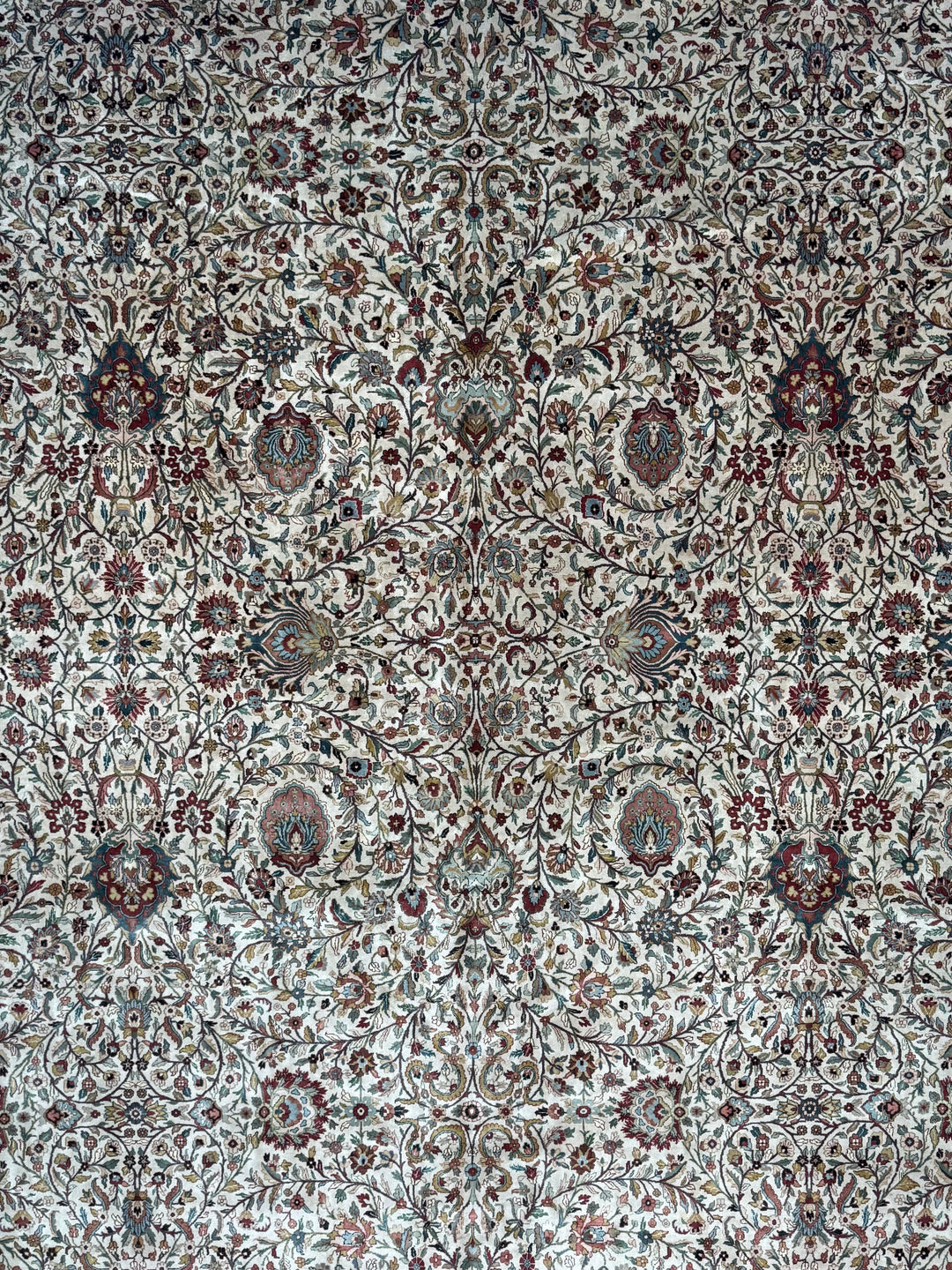 Ivory &amp; Burgundy Oversized Indian Agra Rug – 15’1” × 19’9”