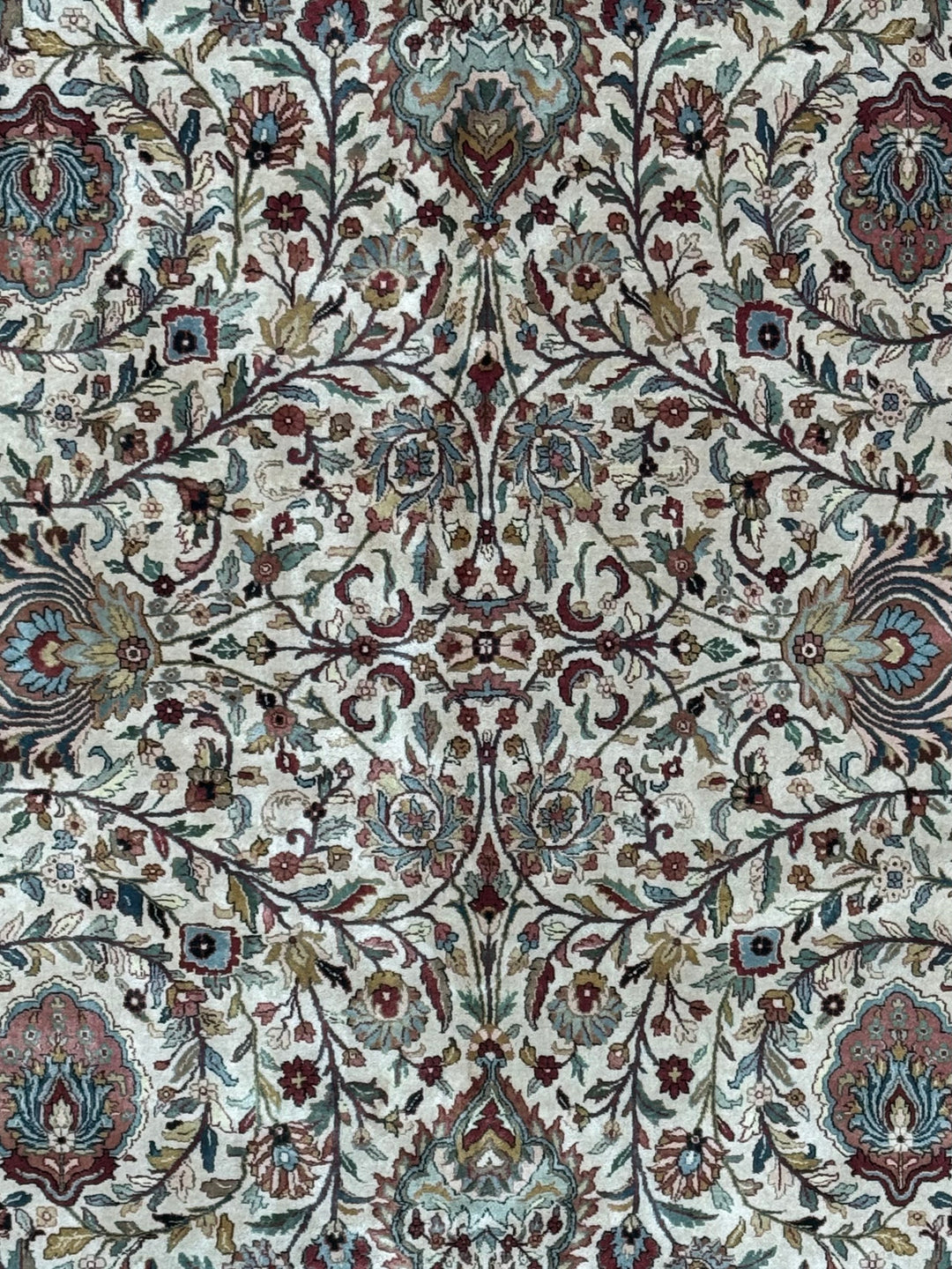 Ivory &amp; Burgundy Oversized Indian Agra Rug – 15’1” × 19’9”