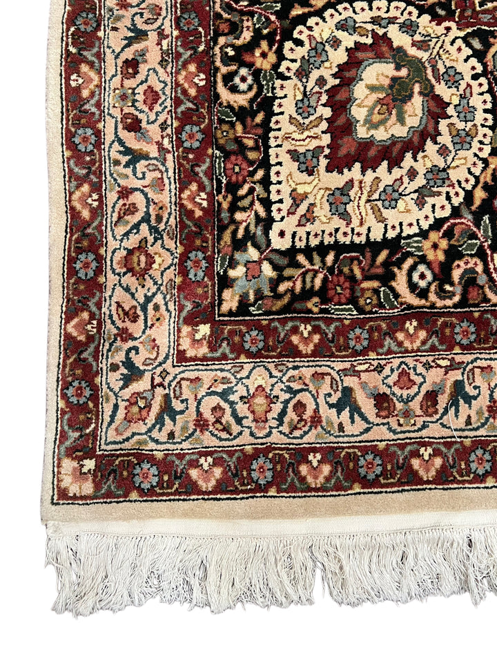 Ivory &amp; Burgundy Oversized Indian Agra Rug – 15’1” × 19’9”