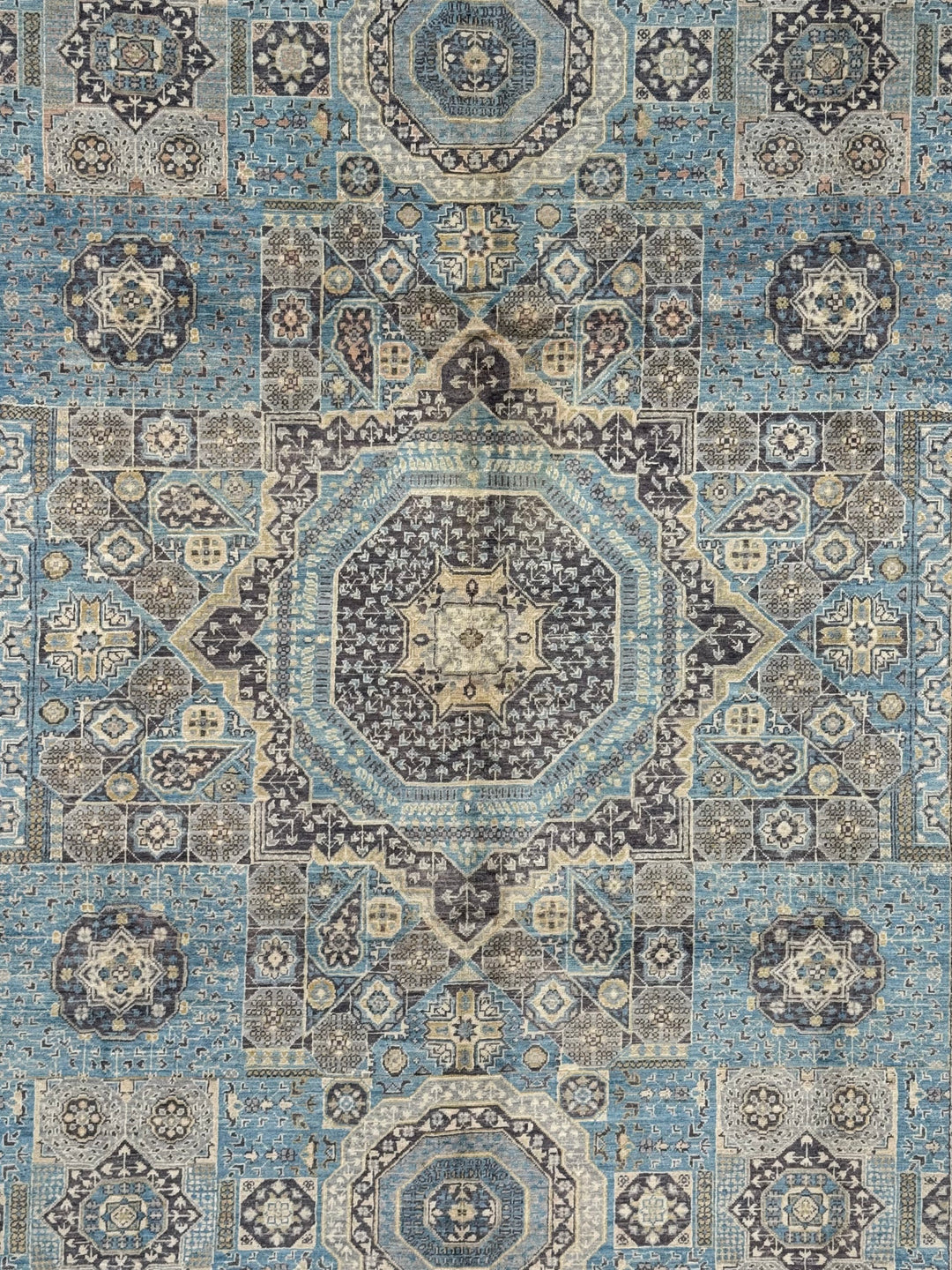 Sky Blue &amp; Ivory Geometric Medallion Wool Rug – 8’3” x 10’2”