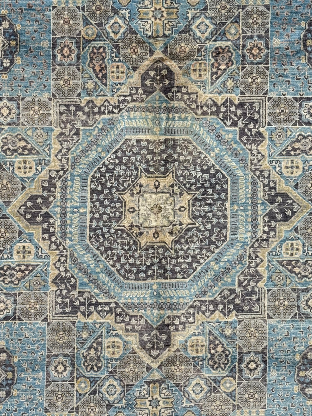 Sky Blue &amp; Ivory Geometric Medallion Wool Rug – 8’3” x 10’2”