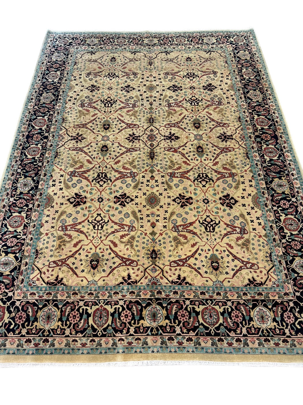 Ivory Lattice Traditional Wool Rug – 7’1” x 9’9”