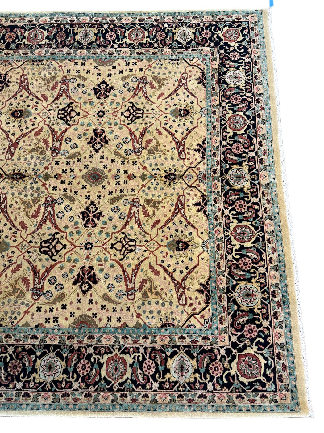 Ivory Lattice Traditional Wool Rug – 7’1” x 9’9”