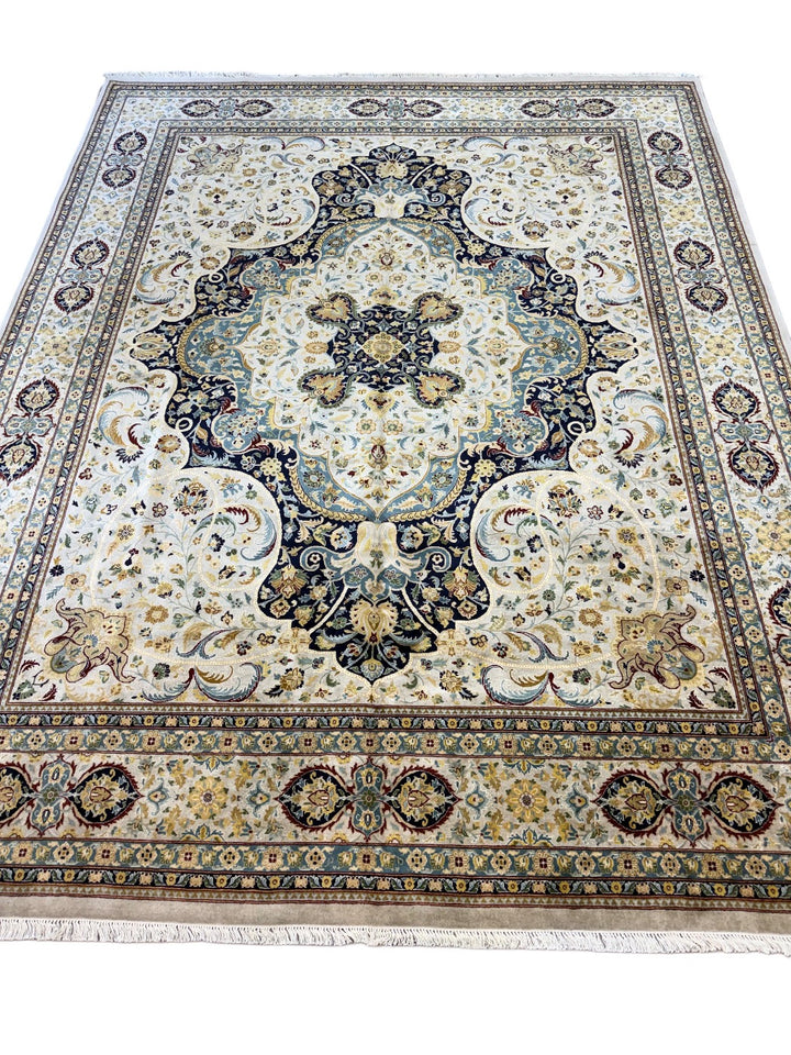 Taupe &amp; Navy Traditional Wool Rug – 8’0” x 10’2”