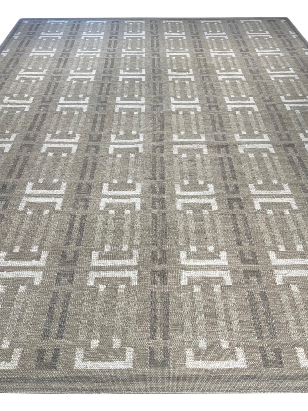 Taupe Gray &amp; Ivory Geometric Pet-Friendly Flatweave Rug – 11’6” x 14’10”