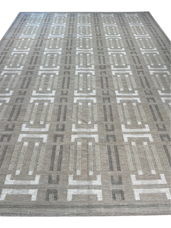 Taupe Gray &amp; Ivory Geometric Pet-Friendly Flatweave Rug – 9’8” x 13’10”