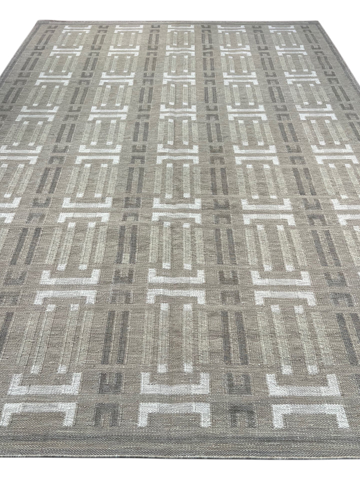 Taupe Gray &amp; Ivory Geometric Pet-Friendly Flatweave Rug – 9’8” x 13’10”