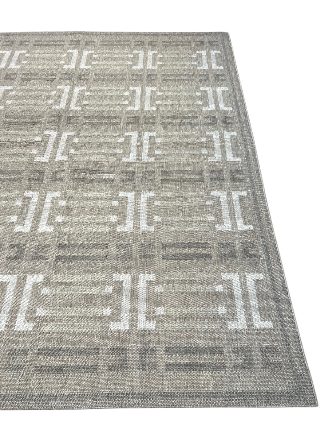 Taupe Gray &amp; Ivory Geometric Pet-Friendly Flatweave Rug – 9’8” x 13’10”