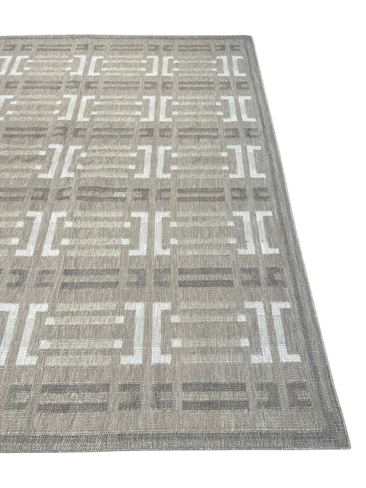 Taupe Gray &amp; Ivory Geometric Pet-Friendly Flatweave Rug – 9’8” x 13’10”