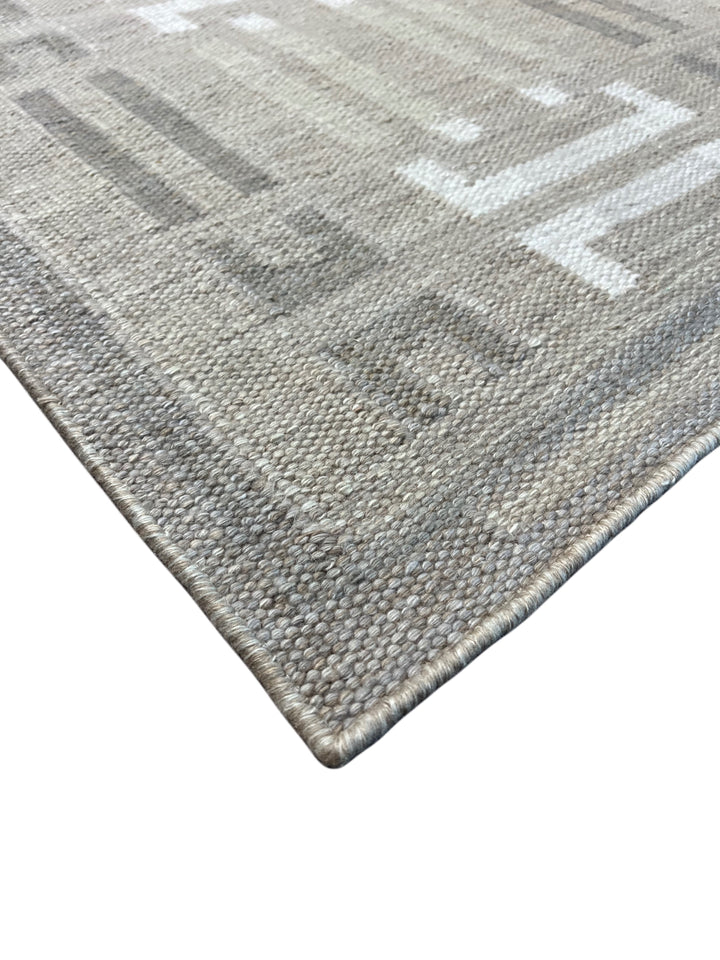 Taupe Gray &amp; Ivory Geometric Pet-Friendly Flatweave Rug – 9’8” x 13’10”