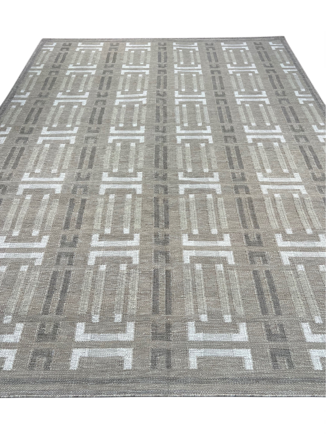Taupe Gray &amp; Ivory Geometric Pet-Friendly Flatweave Rug – 9’1” x 12’3”