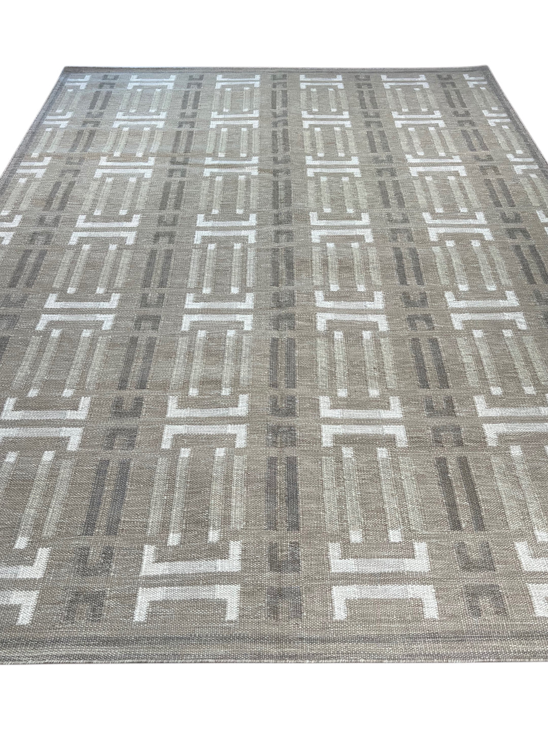 Taupe Gray &amp; Ivory Geometric Pet-Friendly Flatweave Rug – 9’1” x 12’3”