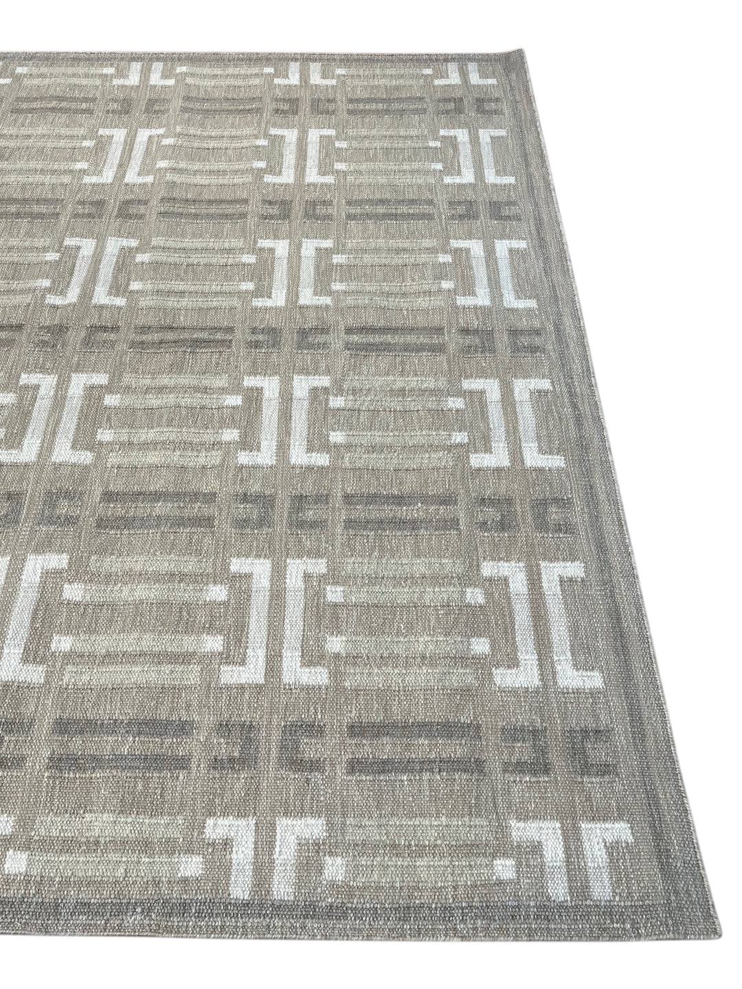 Taupe Gray &amp; Ivory Geometric Pet-Friendly Flatweave Rug – 9’1” x 12’3”