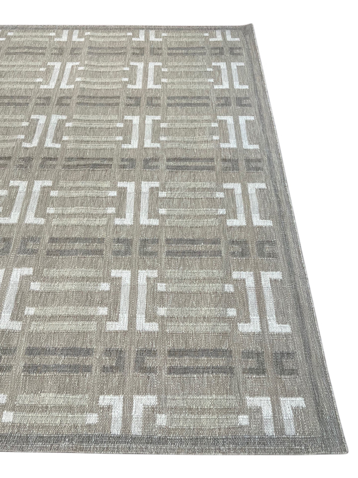 Taupe Gray &amp; Ivory Geometric Pet-Friendly Flatweave Rug – 9’1” x 12’3”