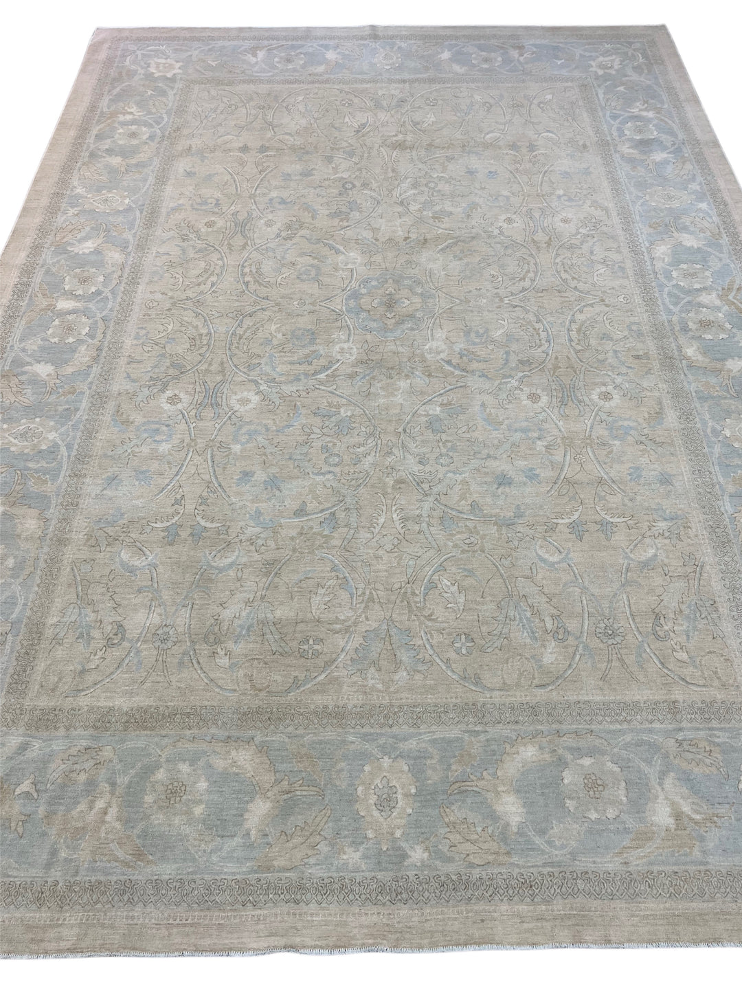 Soft Blue &amp; Taupe Fine-Weave Floral Rug – 8’9” x 12’2”
