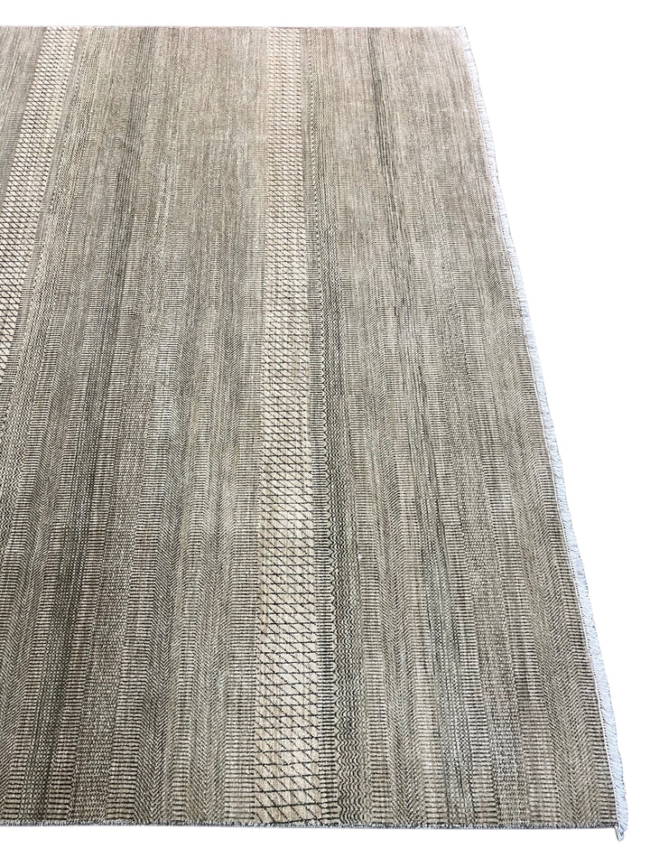 Gray &amp; Taupe Textured Geometric Wool Rug – 8’10” x 12’4”