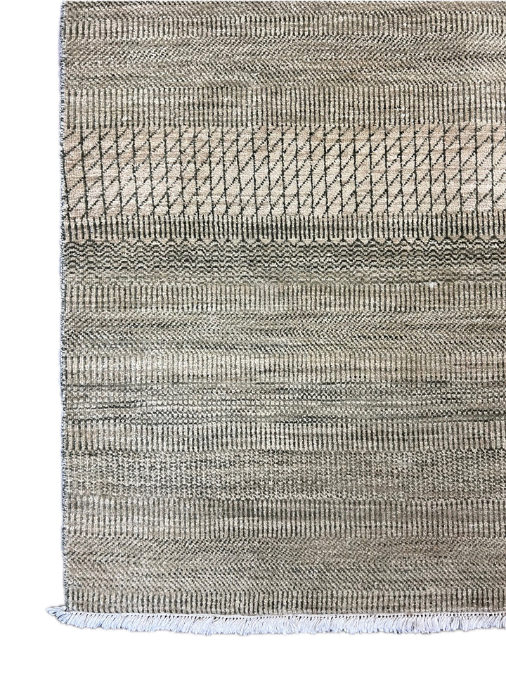 Gray &amp; Taupe Textured Geometric Wool Rug – 8’10” x 12’4”