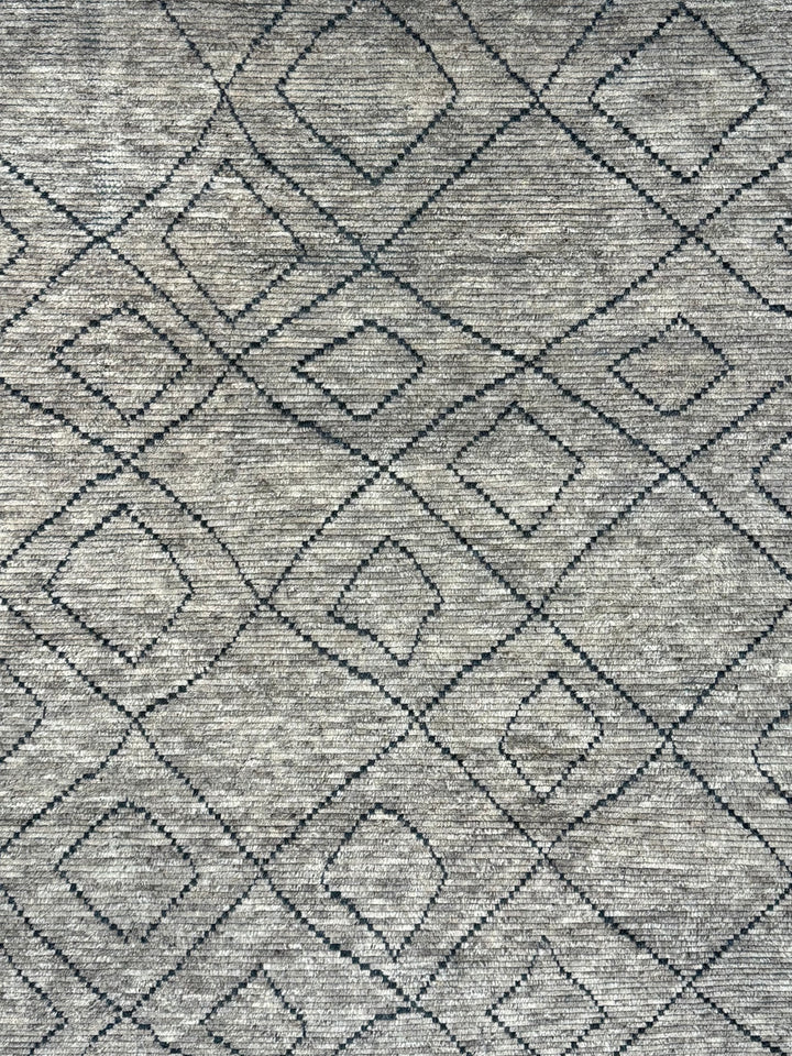 Gray &amp; Charcoal Geometric Diamond - Moroccan Style - Wool Rug – 8’11” x 9’1”